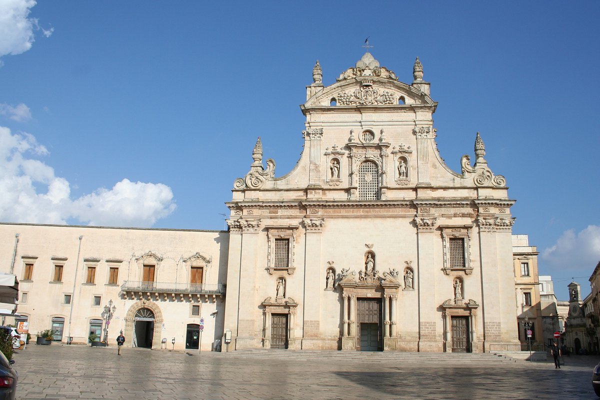 Affreschi trecenteschi all'interno della Basilica di Santa Caterina d'Alessandria a Galatina