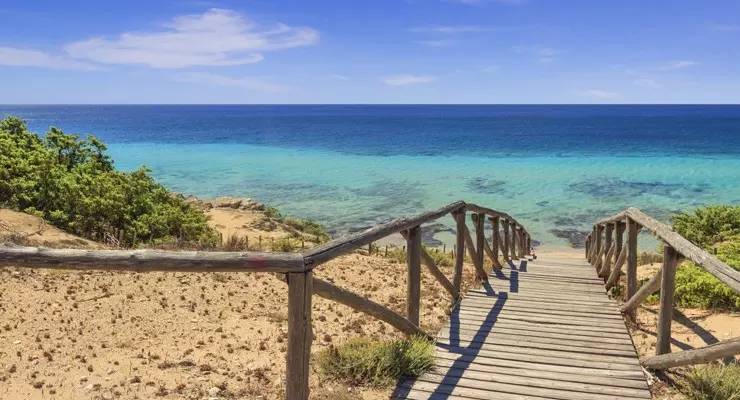 Acqua turchese e sabbia bianca alle Maldive del Salento, spiaggia di Pescoluse